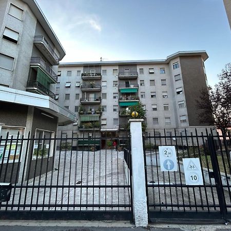 Your Home In Milan - Elegant & Comfortable Stay Bagian luar foto