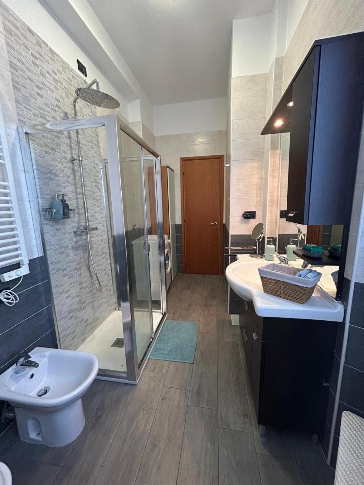 Your Home In Milan - Elegant & Comfortable Stay Bagian luar foto